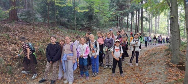 Uczniowie podczas rajdu górskiego
